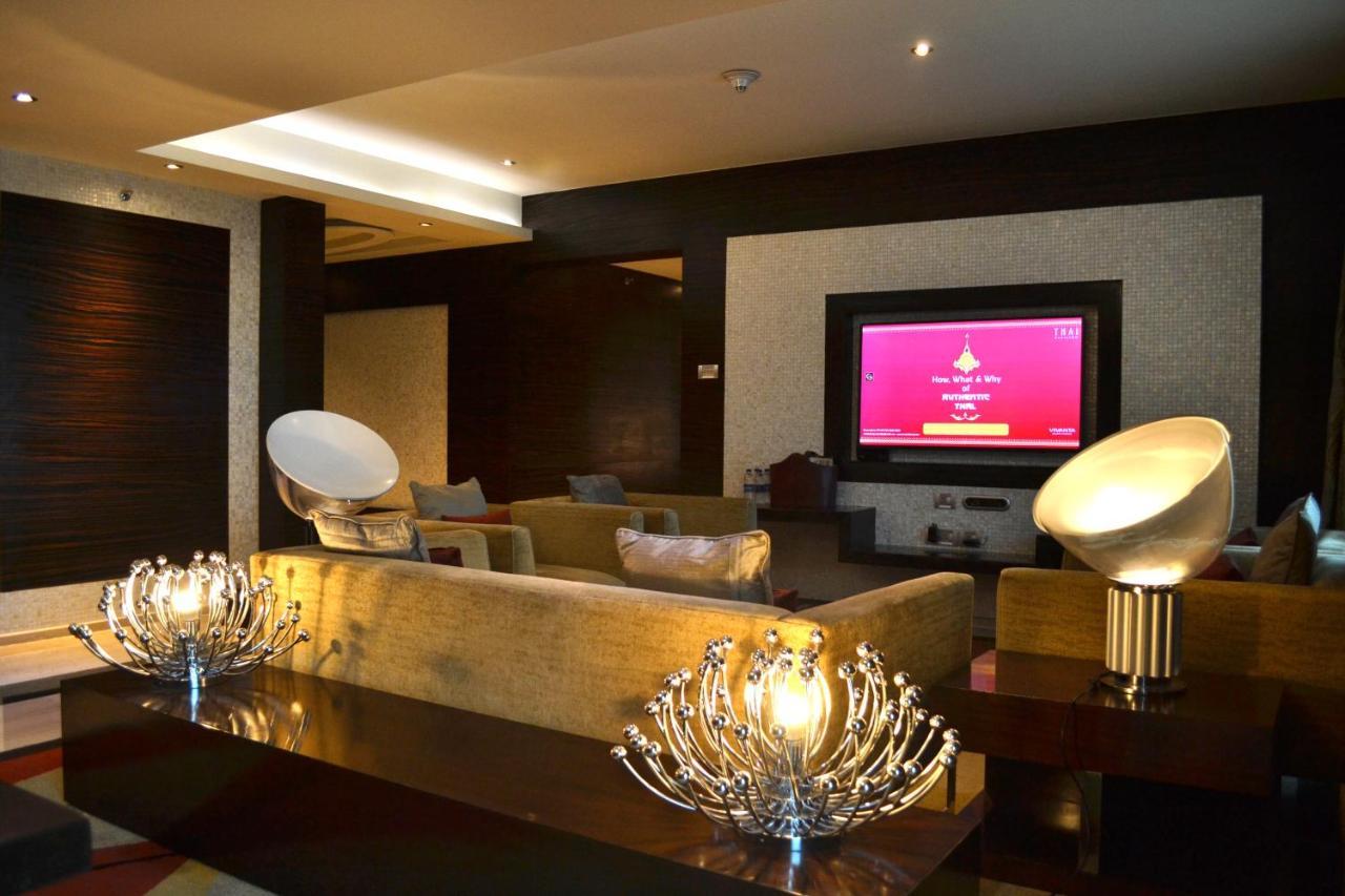 Vivanta Hyderabad, Begumpet Экстерьер фото The lounge at Cape Town International Airport